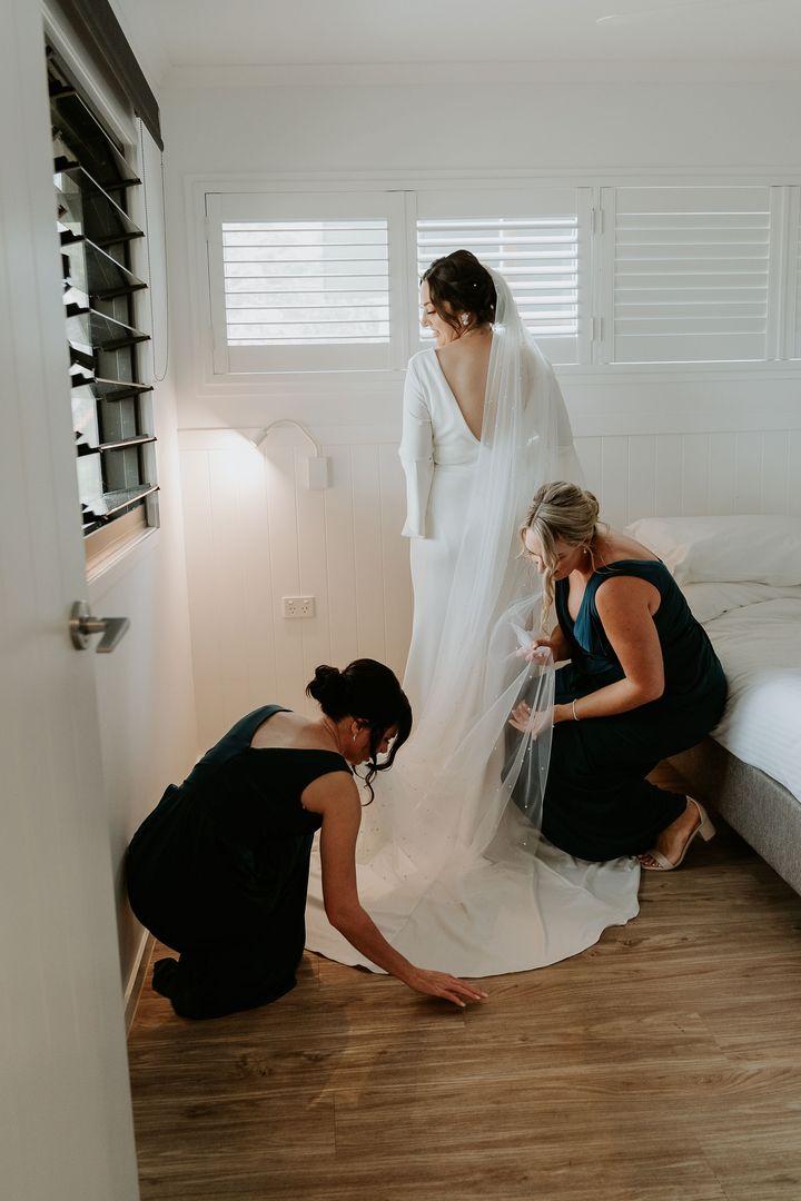 300cm Cathedral length Pearl Veil in Off-white